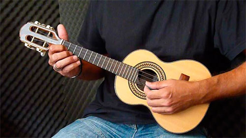 Aulas de cavaquinho